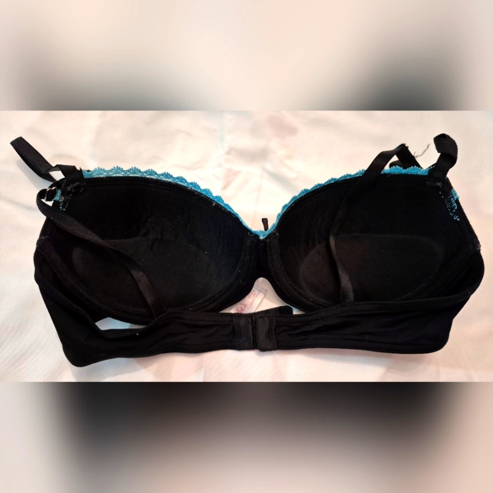 CANDIES'S BLACK BRA WITH BLUE LACE ACCENTS. 34B - Picture 3 of 4